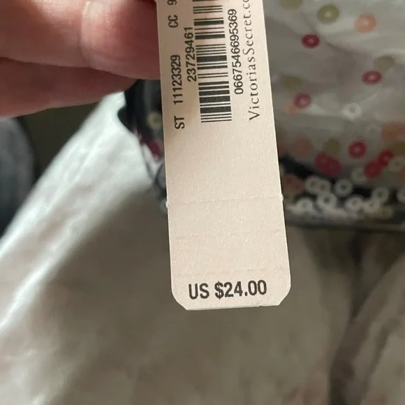 Victoria's Secret Sequin Bag with Skincare and skin and hair care - Picture 9 of 9